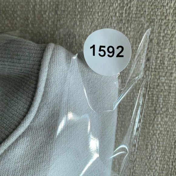 Taylor Swift Sweater Women’s Medium Welcome to New York 1989 Taylor’s Version - Picture 7 of 7